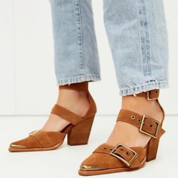 Free People Shoes - New Free People x Jeffrey Campbell Tan Suede Hendrix Strap Heels Size 10